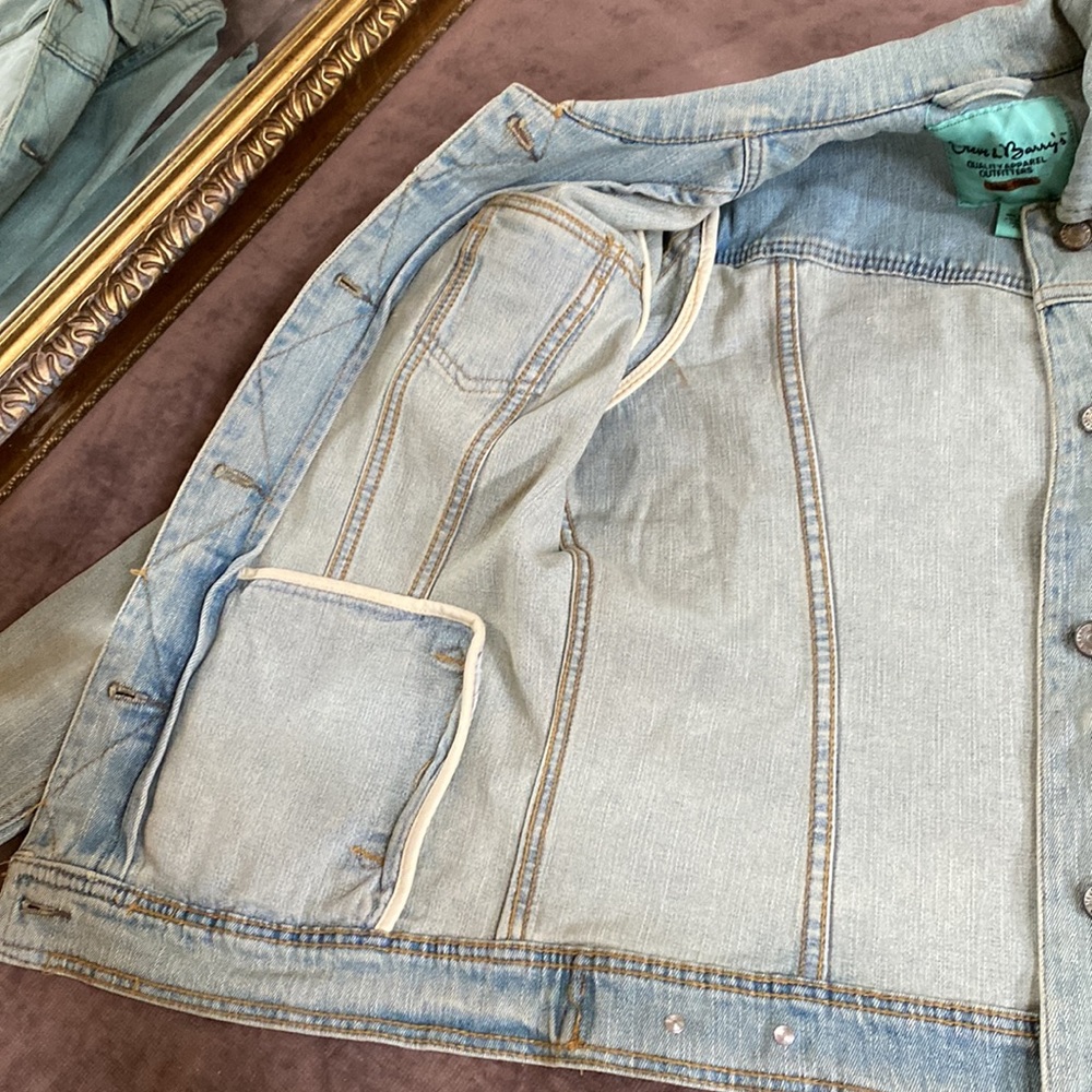 NWOT Jean jacket - Picture 6 of 6